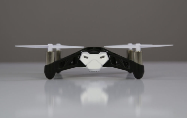 Выиграй Parrot Rolling Spider от AppleInsider.ru и Бандерольки! Фото.