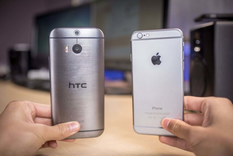 Глава HTC: это Apple копирует нас. Фото.