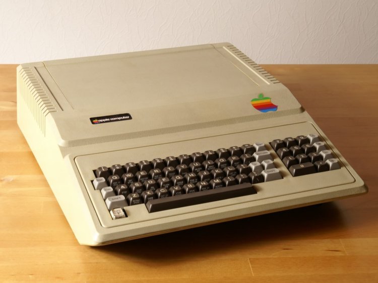 [Флешбэк] 23—29 ноября в истории Apple. 26 ноября 1993 года. Фото.