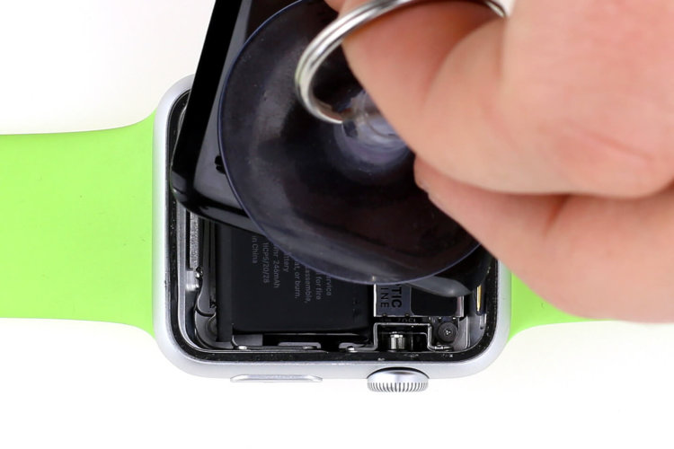 watch-battery-swap-display-pulloff watch-battery-swap-display-pulloff