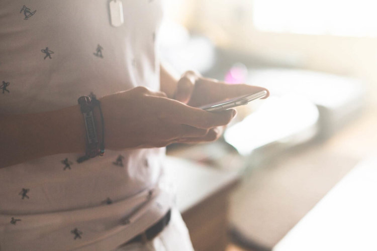 Качество связи iPhone в России улучшится. Качество связи iPhone в России улучшится. Фото.