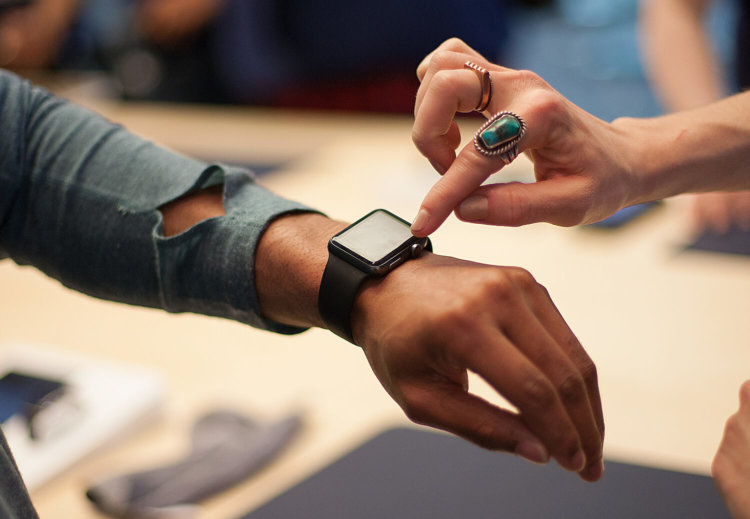 Как развлекаются разработчики с Apple Watch. Фото.