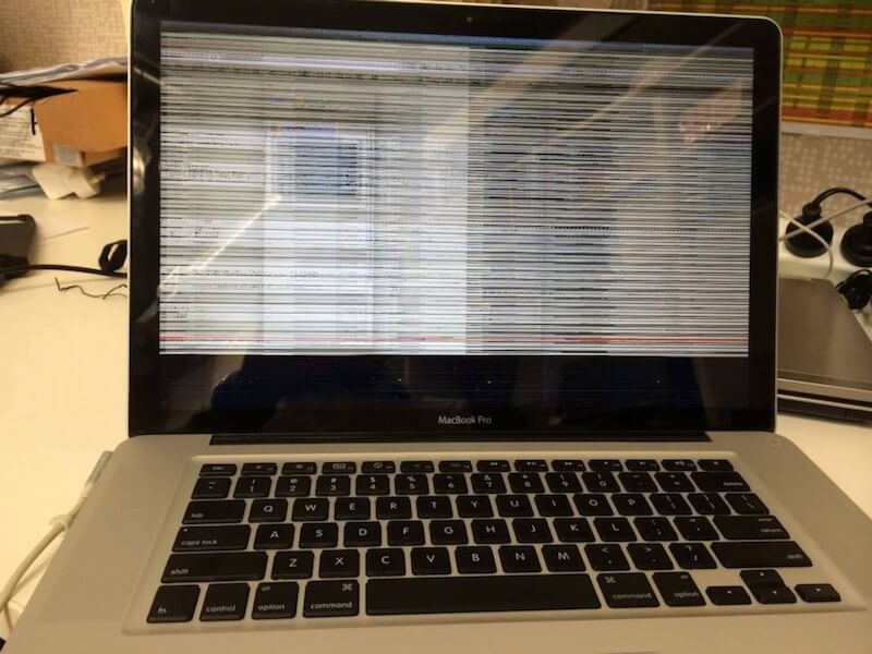 MacBook Pro MacBook Pro