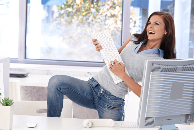 Рабочая суббота станет ярче с музыкой от AppleInsider.ru! Фото.