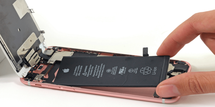 Fat Battery модифицируют ваш iPhone, увеличив время работы в 4 раза. Fat Battery модифицируют ваш iPhone, увеличив время работы в 4 раза. Фото.