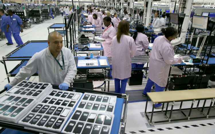 Производством iPhone 5se может заниматься не только Foxconn. Фото.