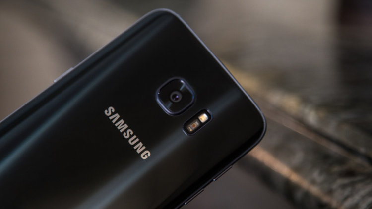 10 главных отличий нового Galaxy S7 от iPhone. 10 главных отличий нового Galaxy S7 от iPhone. Фото.