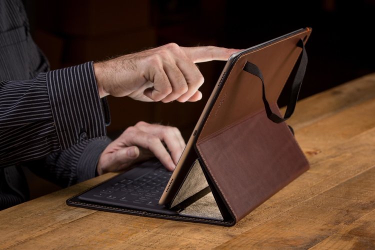 [iOS] Узнаём клавиатурные сокращения на iPad. Фото.