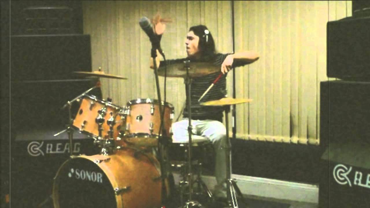 Голосуем за участников конкурса «Колбашусь в наушниках» (Видео N16). Фото.