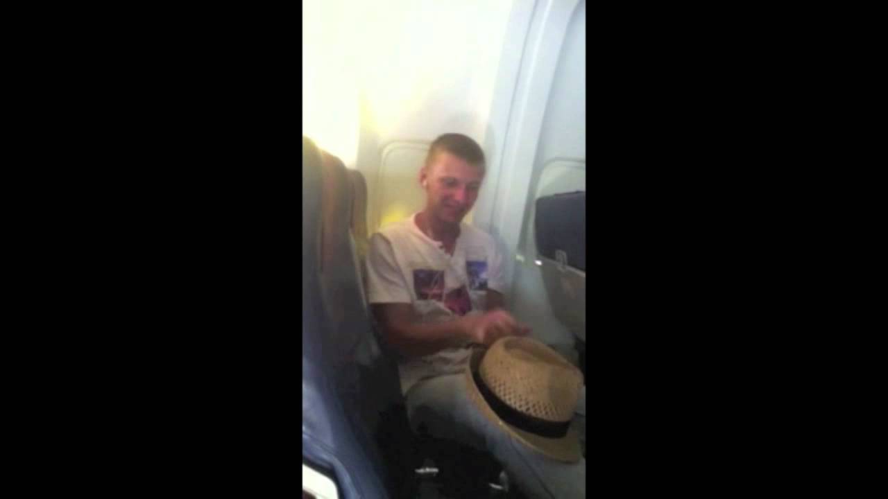 Голосуем за участников конкурса «Колбашусь в наушниках» (Видео N7). Фото.