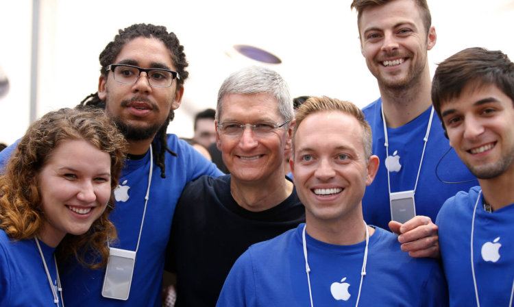 Сотрудники Apple уволятся, если их заставят взломать iPhone. Фото.