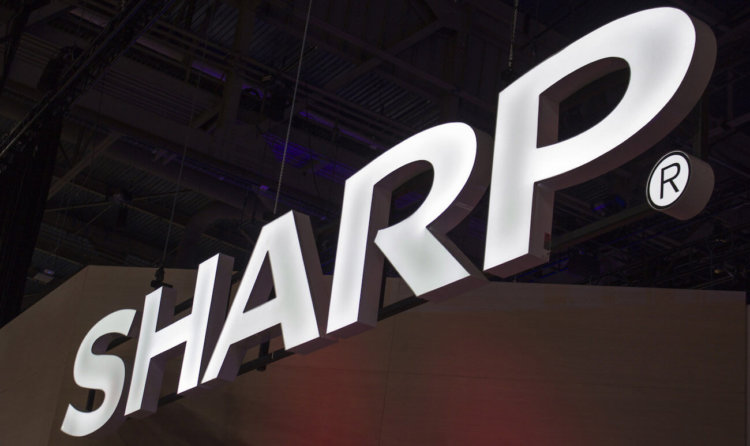 Партнер Apple приобрел Sharp за 3,5 миллиарда долларов. Фото.