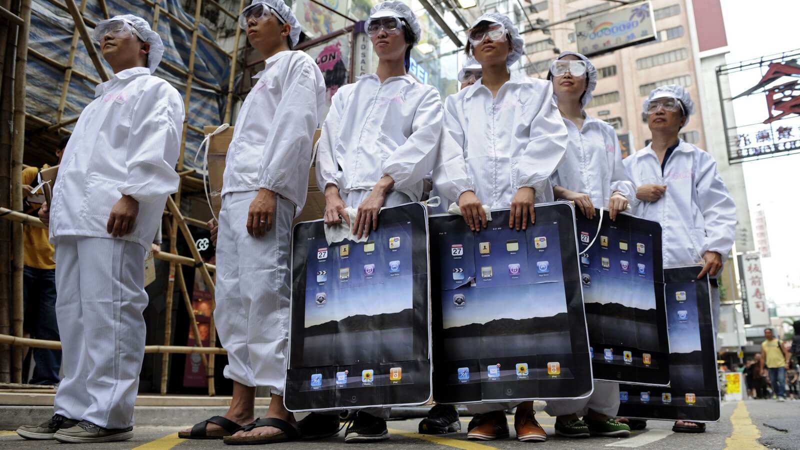 Сборщики техники Apple живут в настоящем аду. Сборщики техники Apple живут в настоящем аду. Фото.