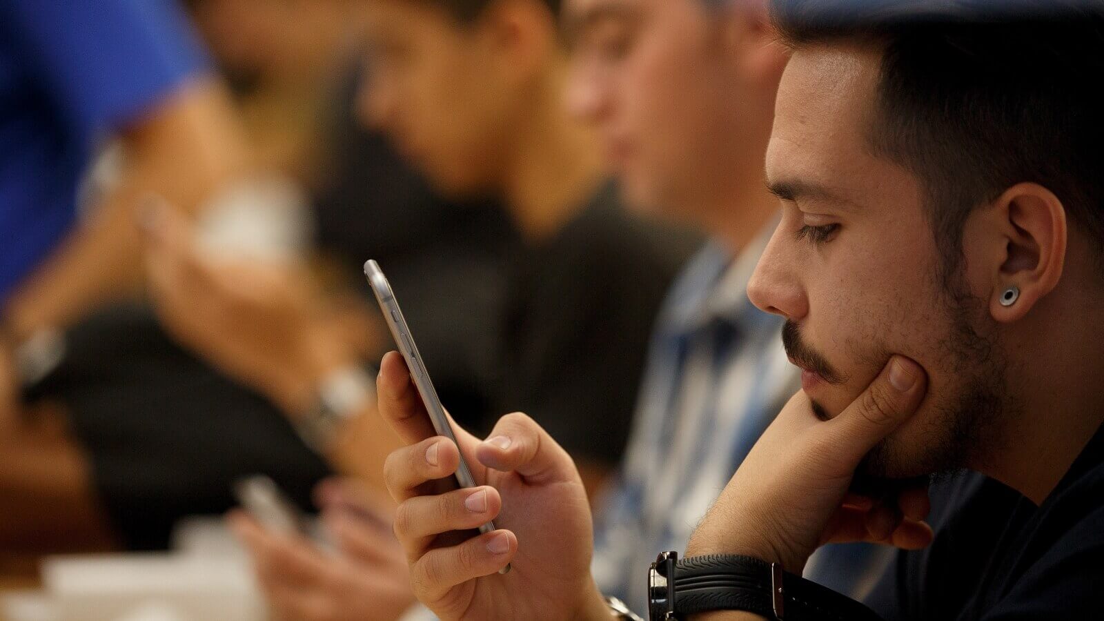 iPhone в России может подешеветь. iPhone в России может подешеветь. Фото.