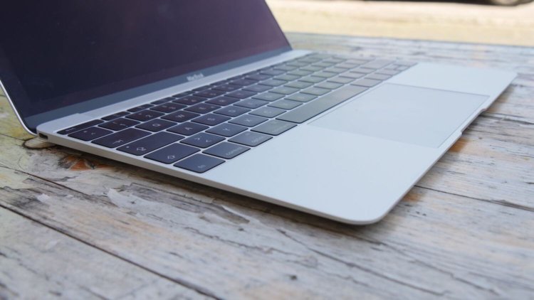 Представьте устройства будущего без разъемов и проводов. Фото.