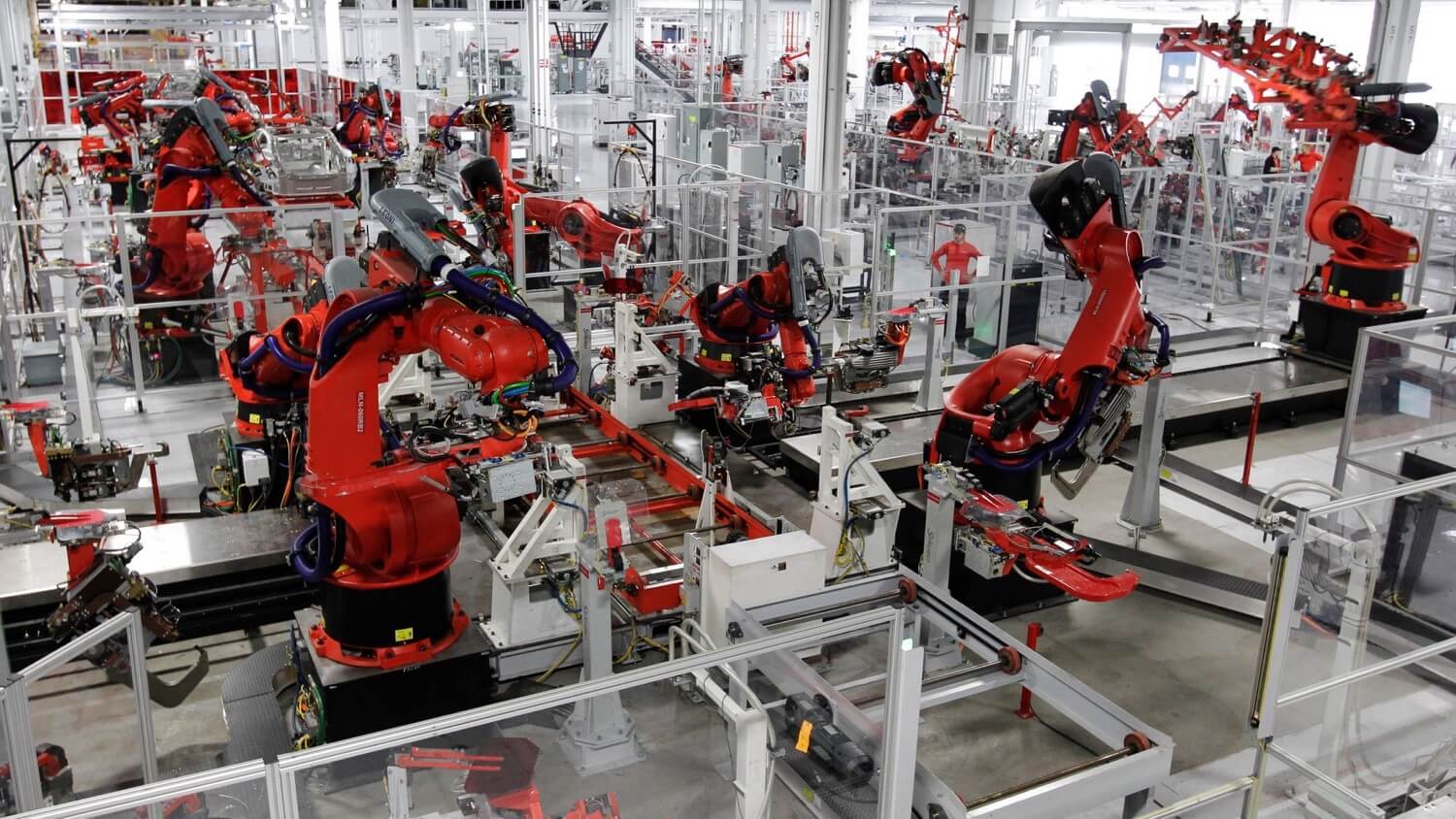 Роботы Foxconn принялись за сборку iPhone. Роботы Foxconn принялись за сборку iPhone. Фото.