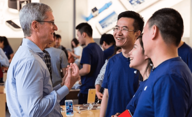 Тима Кука проверят на прочность в Китае. Тима Кука проверят на прочность в Китае. Фото.