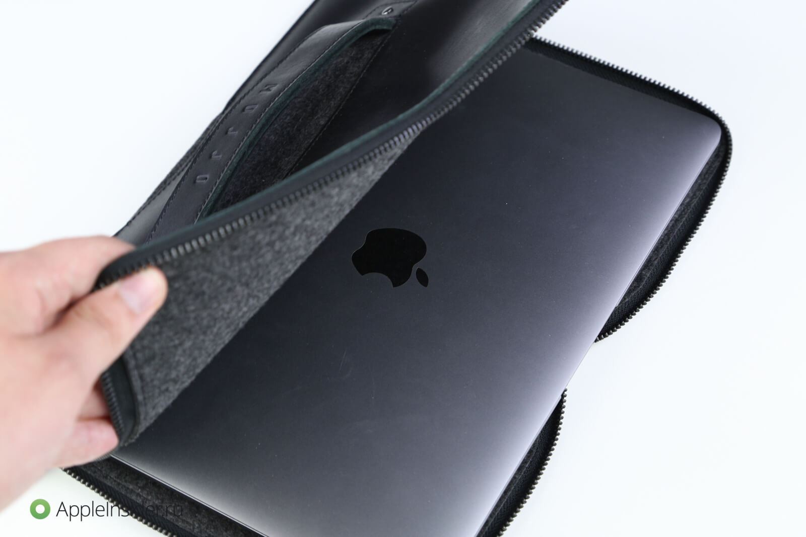 Один из самых стильных чехлов для вашего MacBook. Один из самых стильных чехлов для вашего MacBook. Фото.