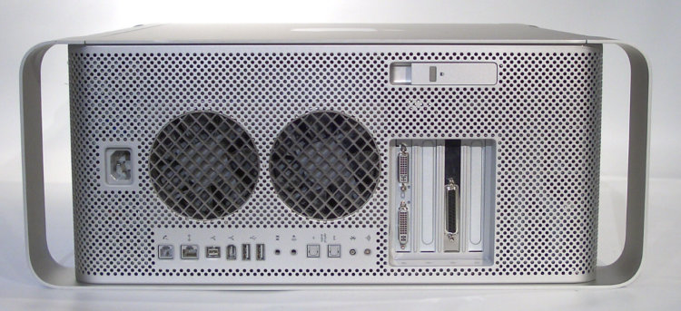 [Флешбэк] Power Mac G5, Final Cut Pro X, iOS 4 и Дмитрий Медведев. Фото.