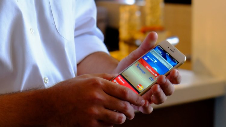 Кому нужен Apple Pay? Фото.