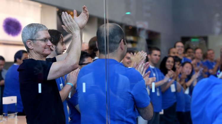 Apple's iPhone 6 and 6 Plus Go On Sale
