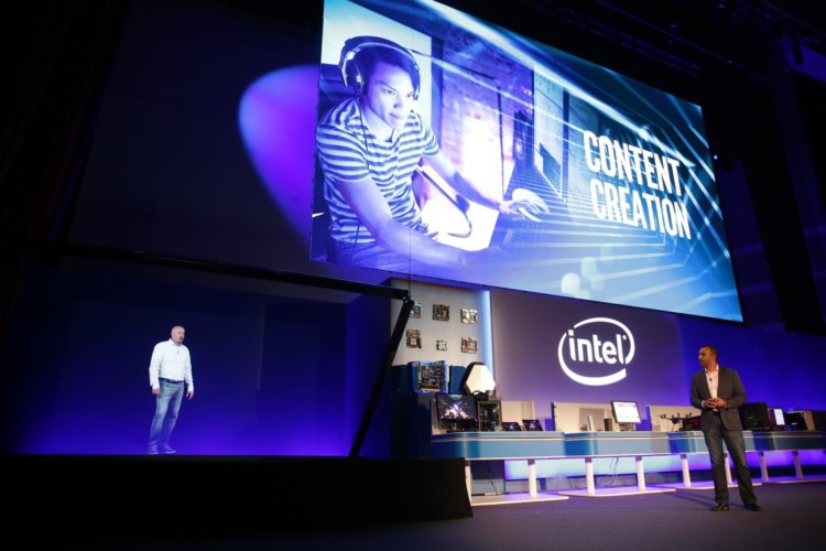 Станет ли Intel основным поставщиком мобильных процессоров для Apple? Фото.
