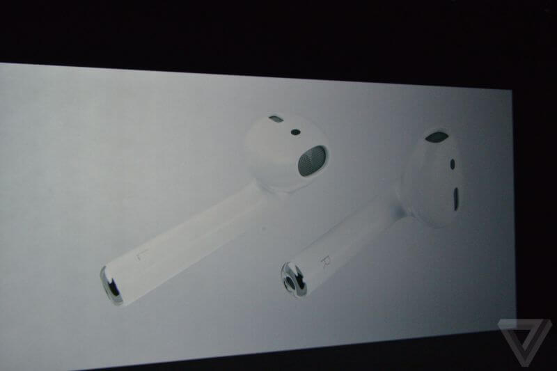 Apple ведёт нас в беспроводное будущее: AirPods. Apple ведёт нас в беспроводное будущее: AirPods. Фото.