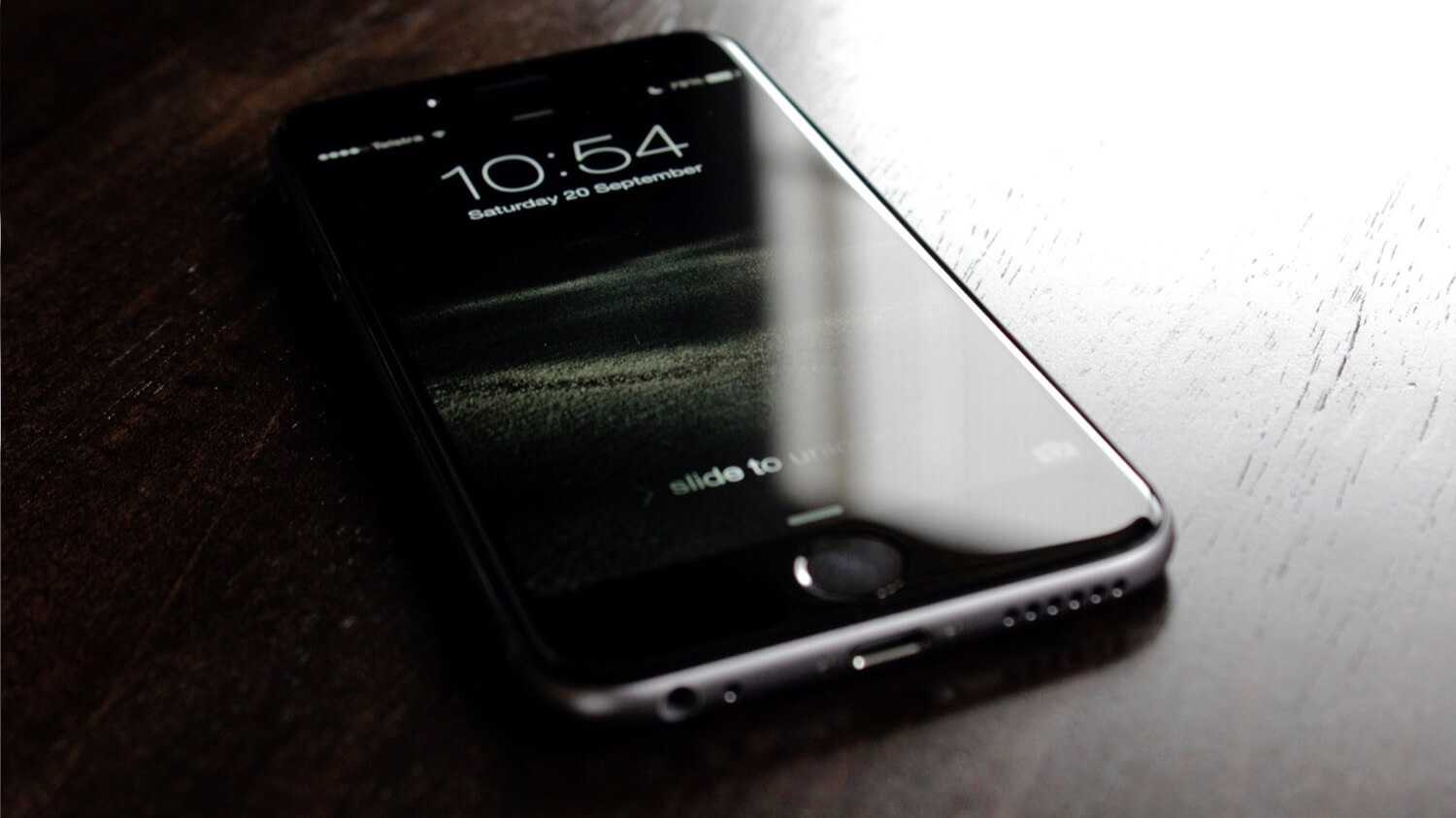 iOS 10 превратила некоторые устройства в «кирпичи». iOS 10 превратила некоторые устройства в «кирпичи». Фото.