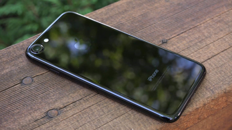 iPhone 7 черный оникс