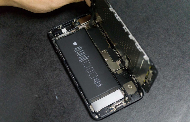 Подтверждено: у нового iPhone 3 ГБ оперативной памяти и рекордный аккумулятор. Подтверждено: у нового iPhone 3 ГБ оперативной памяти и рекордный аккумулятор. Фото.