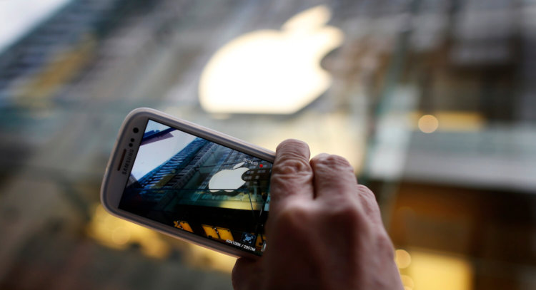 Как Samsung может на время перестать быть конкурентом Apple. Как Samsung может на время перестать быть конкурентом Apple. Фото.