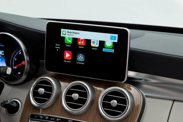 Владельцы iPhone стали чаще пользоваться CarPlay. Фото.