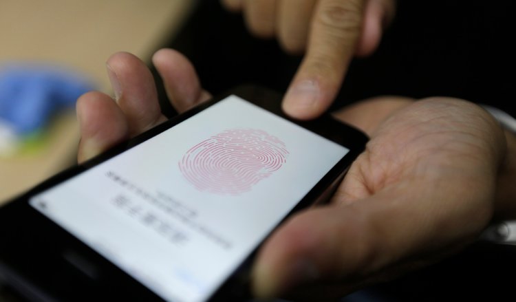 Сканер отпечатков пальце в дисплее iPhone — насколько это возможно? Фото.