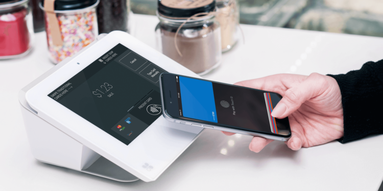 В Сбербанке подтвердили скорое подключение карт Visa к Apple Pay. В Сбербанке подтвердили скорое подключение карт Visa к Apple Pay. Фото.