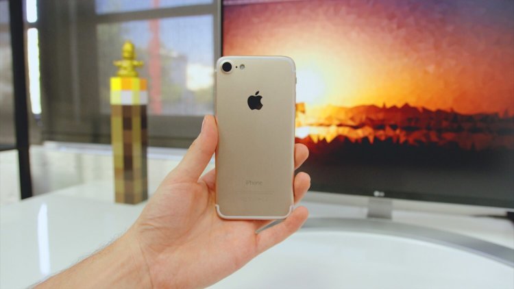 6 поводов забыть про iPhone 7 и ждать новую модель. Фото.