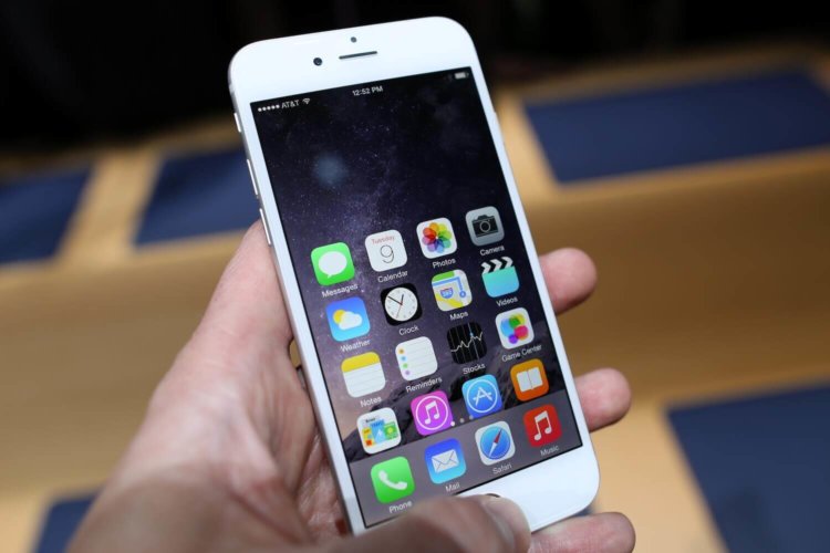 Apple запустила специальную программу для владельцев iPhone 6 Plus. Фото.