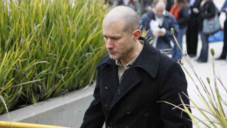 Почему Джони Айв перестал посещать презентации? Фото.