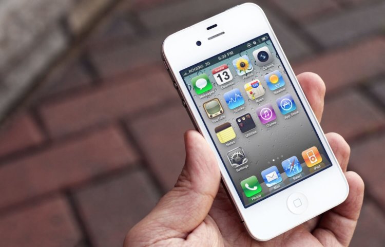 iPhone 4 пролежал полтора года на дне озера и выжил. Фото.