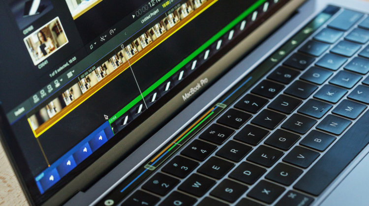 На что еще способен Touch Bar в новом MacBook Pro. На что еще способен Touch Bar в новом MacBook Pro. Фото.