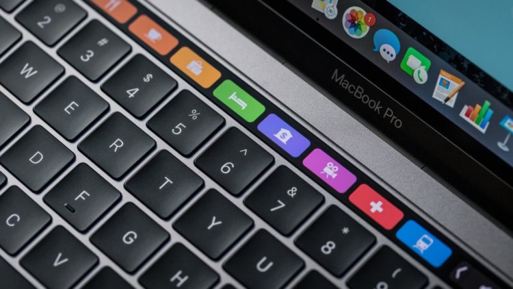 macbook_pro_late2016_review-adam_touchbar_maps-100693236-orig