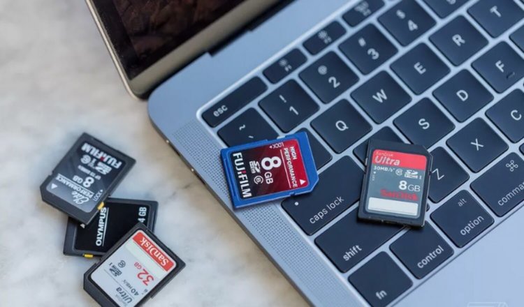 Фил Шиллер: MacBook Pro не нужен слот для SD-карт. Фил Шиллер: MacBook Pro не нужен слот для SD-карт. Фото.