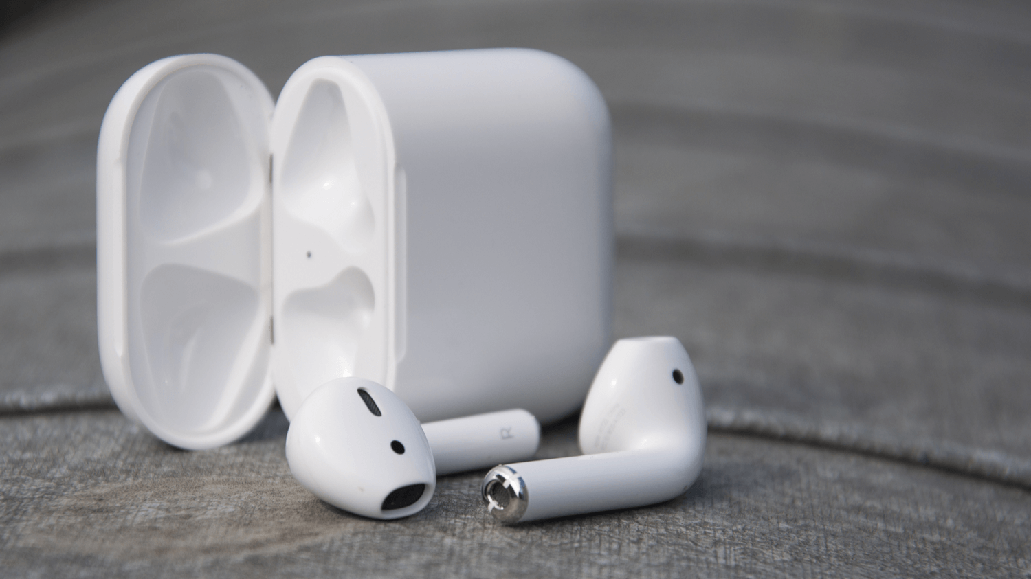 Ошибка с AirPods – не первая в истории Apple. Ошибка с AirPods – не первая в истории Apple. Фото.