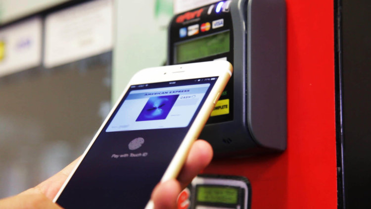 Сколько людей пользуются Apple Pay. Фото.