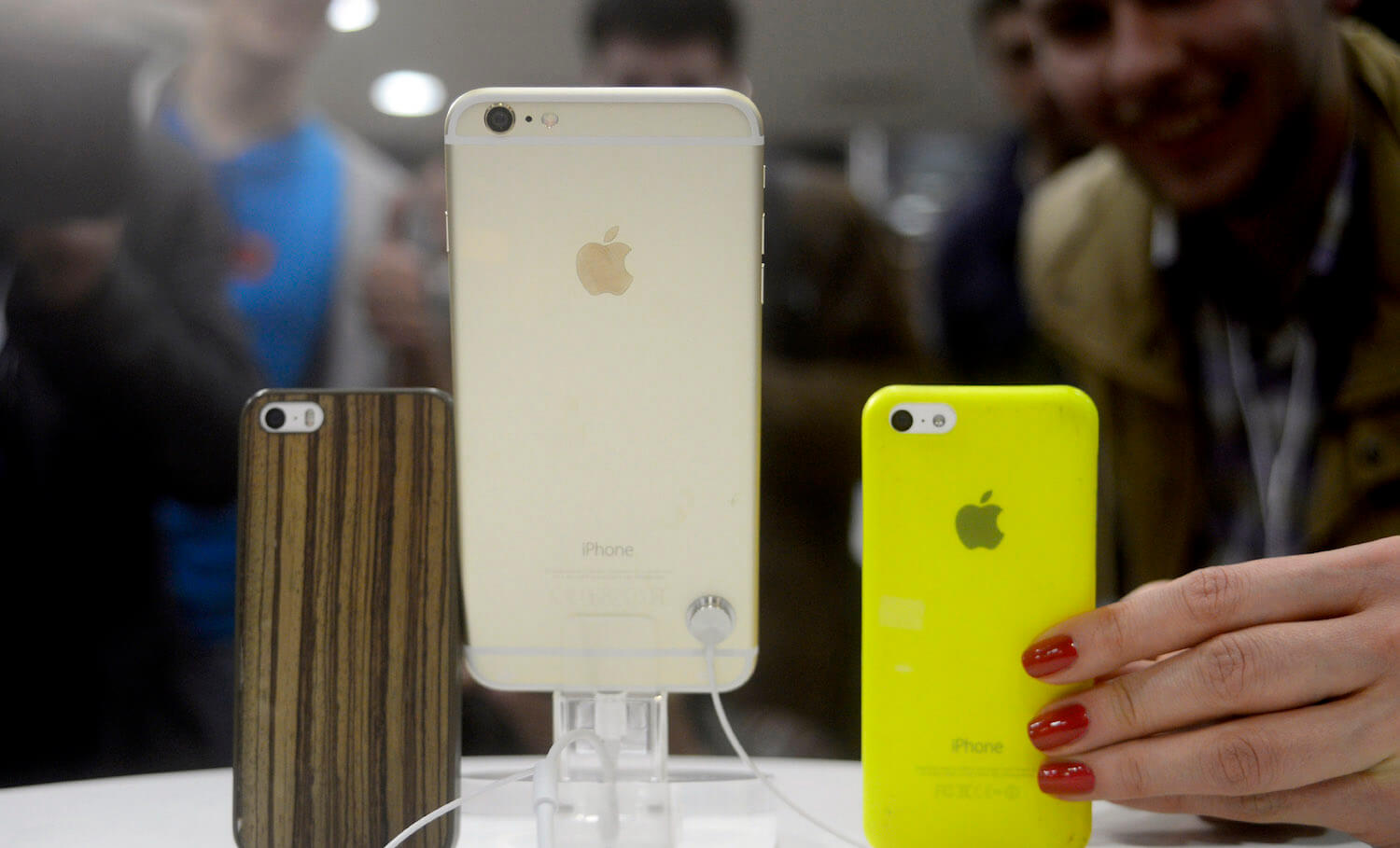 Россияне активно покупают новые iPhone. Россияне активно покупают новые iPhone. Фото.