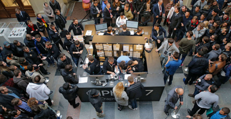 Apple заняла третье место на рынке смартфонов России. Apple заняла третье место на рынке смартфонов России. Фото.