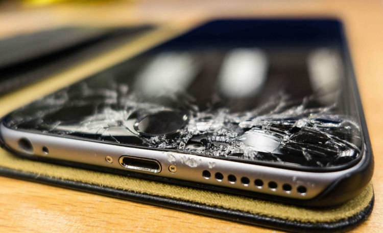 Разбейте экран iPhone и получите 100 долларов. Фото.