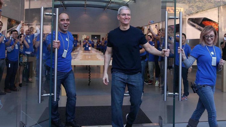 Apple набирает персонал в Ростове и Санкт-Петербурге. Apple набирает персонал в Ростове и Санкт-Петербурге. Фото.