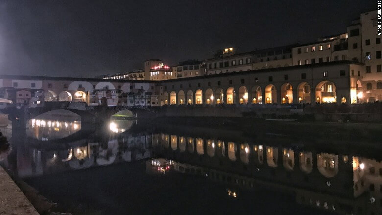Новогодние фейерверки в снимках с iPhone 7. Новогодние фейерверки в снимках с iPhone 7. Фото.