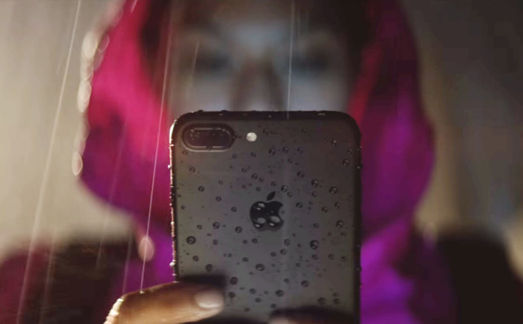 iPhone 8 станет полностью водонепроницаемым. Фото.