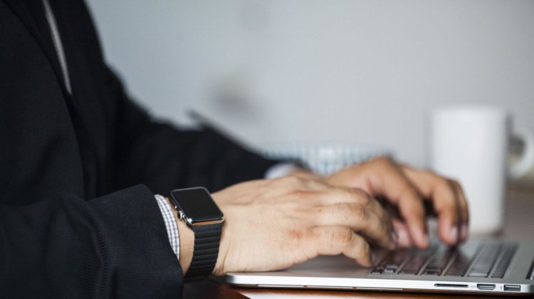 Какие гаджеты Apple были популярны на Новый год в России. Фото.